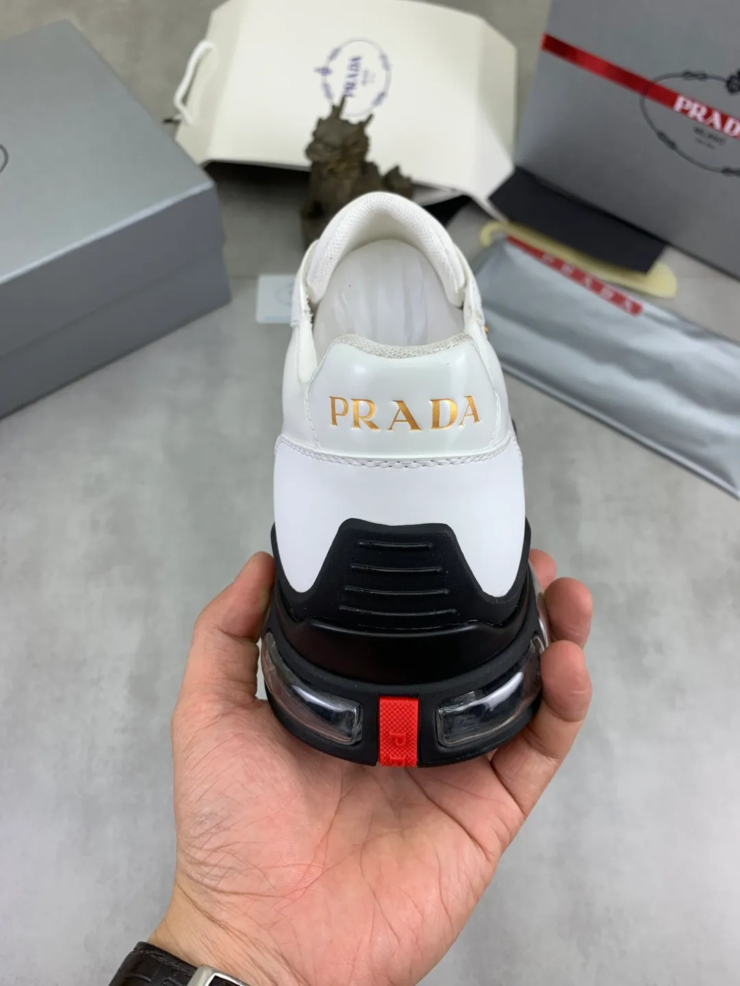 Men's men's shoes 💰pP640 💰[New model] The top version is now available on the official website, 🆘 The air-cushion shock-absorbing thick-soled trendy brand (Prada) is the main popular model, the avant-garde and versatile fashionable men's shoes are privately modeled, and the cowhide surface is spliced 1:1.. The fashion is simple, the original imported cowhide feet; the atmosphere, personality, more fashionable, eye-catching, and pursuit of class, it will subvert the old idea, and be with you to spend time with fashion trendsetters! Must keep for yourself ! Tall and comfortable, large and low, high-end quality workmanship. Size: 38-45; 3️⃣colors available.
